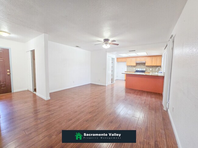 Building Photo - 8440 Sierra Sunset Dr