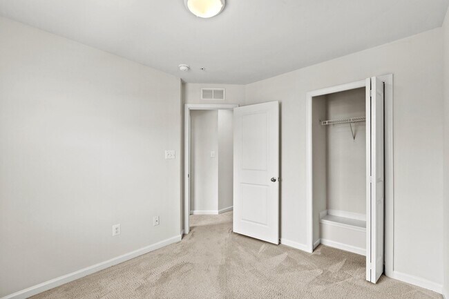 Building Photo - 46310 Creeping Primrose Ln