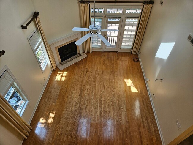 Building Photo - Fantastic 3br 2.5ba End Unit Townhome in North Raleigh! 1 Car Garage!