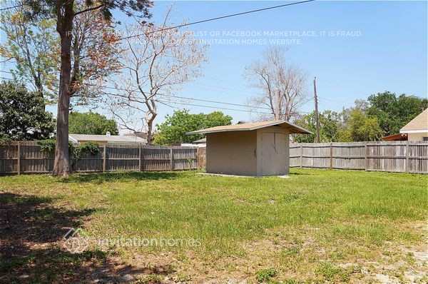 Building Photo - 6525 34th Ave N