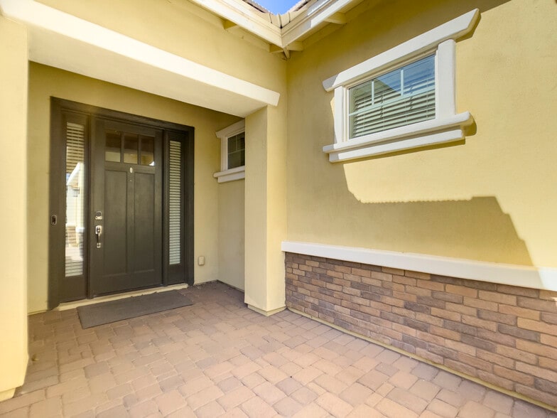 Building Photo - 5132 S Centric Way