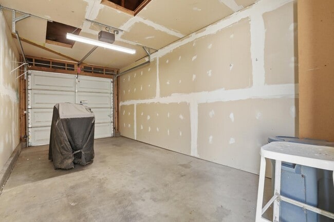 Building Photo - 1965 E Coulston St