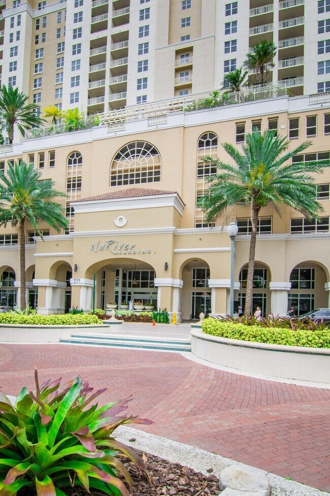 Building Photo - 511 SE 5 Ave