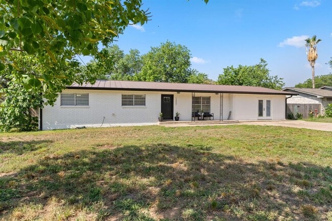Primary Photo - 1200 Ash Dr