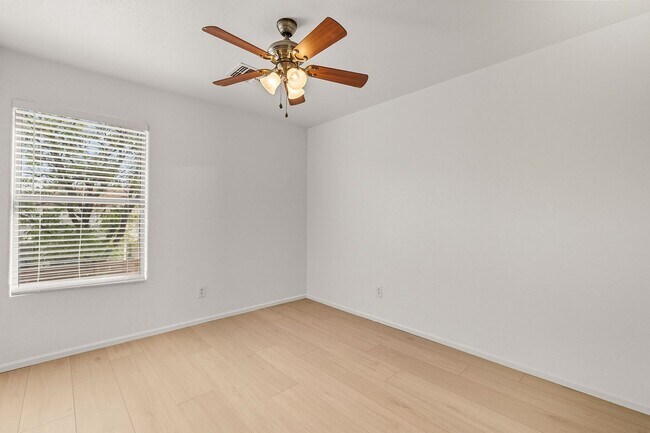 Building Photo - Solar Home with Nice Floorplan in a Great Location! Norterra Dynamite Ranch