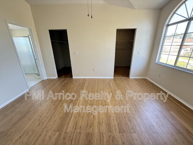 Building Photo - 12653 Longcrest Dr