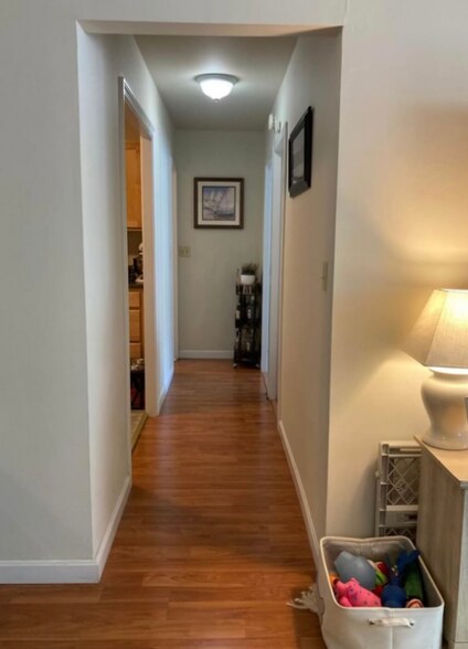 Building Photo - 18 Juniper St