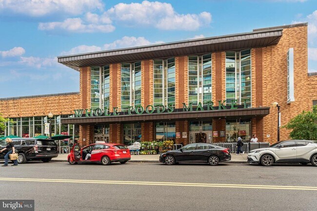 Building Photo - 1327 R St NW