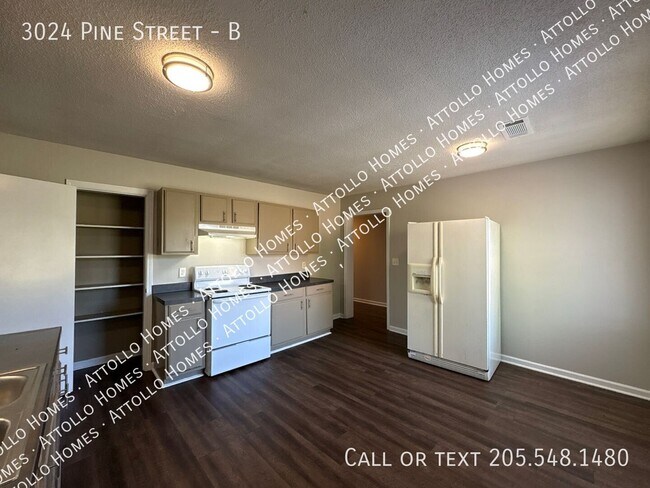 Building Photo - 3024 Pine St