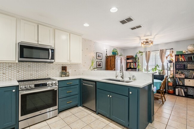 Building Photo - 308 Boulder Ridge Dr