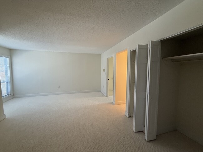 Building Photo - 155 Beaufort Ct