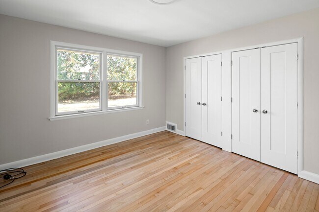 Building Photo - Biltmore Forest Home