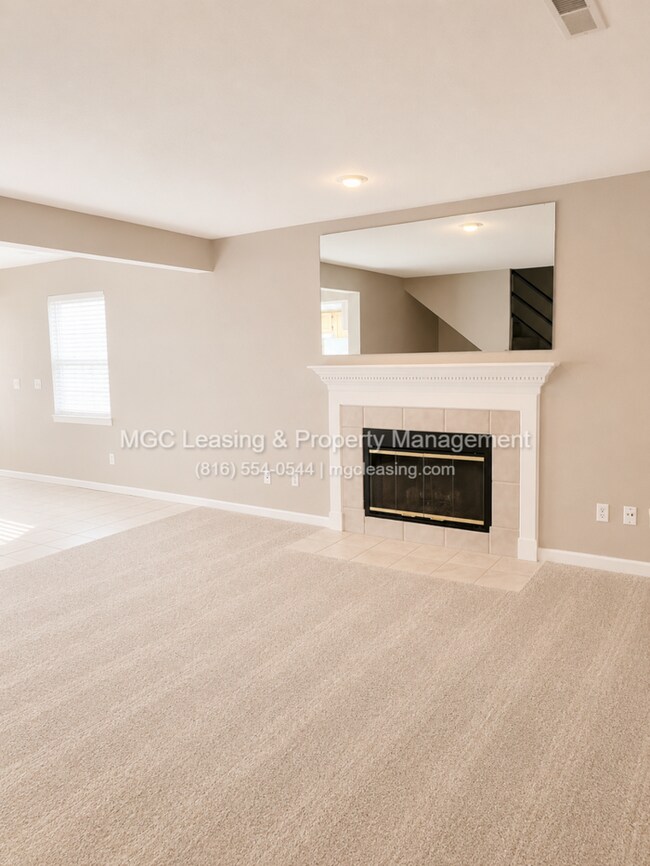 Building Photo - Spacious 3-Bedroom Townhome on the North side of Lee's Summit