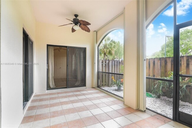 Building Photo - 567 Racquet Club Rd