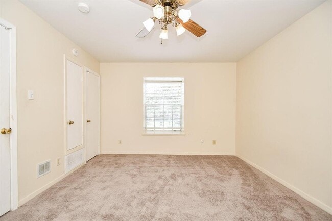 Building Photo - 9021 Gaylord Dr