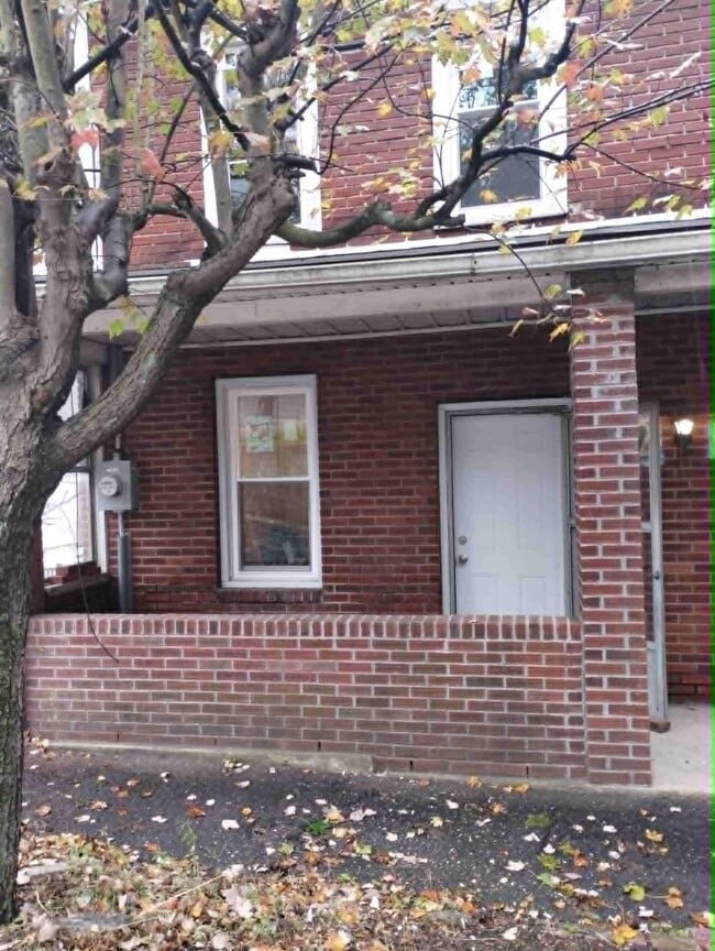 Primary Photo - 170-172 Market St Cumbola, PA