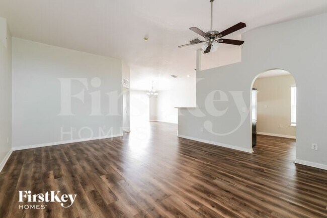 Building Photo - 5521 Sycamore Canyon Dr