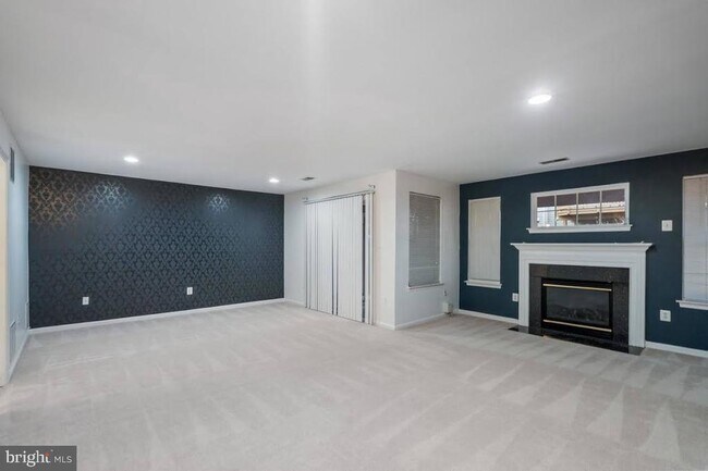 Building Photo - 8648 Royal Worcester Ln