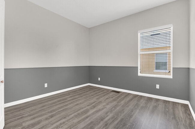 Building Photo - 2280 Betsy Ross Ln
