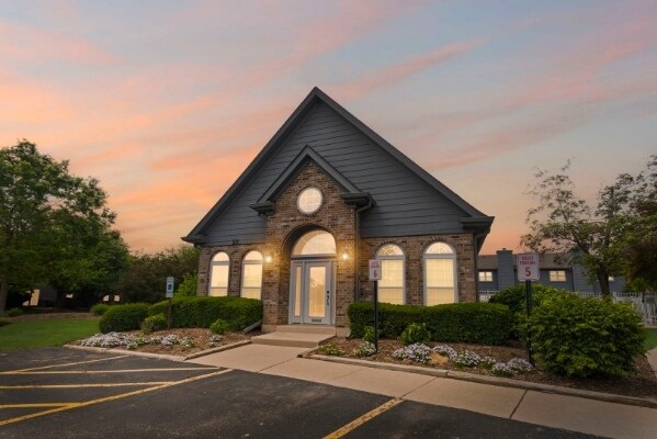 Primary Photo - 11 Foxcroft Rd