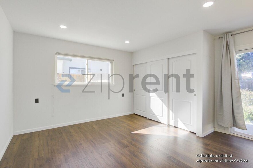 Building Photo - 166 Madelia Pl