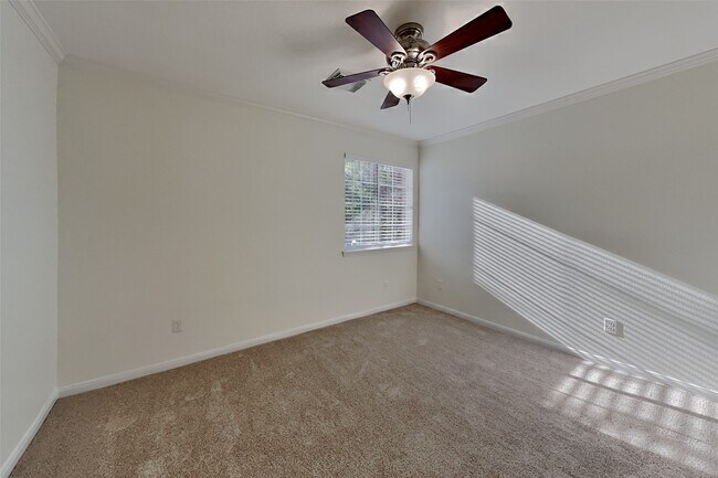 Building Photo - 32334 Summer Park Ln