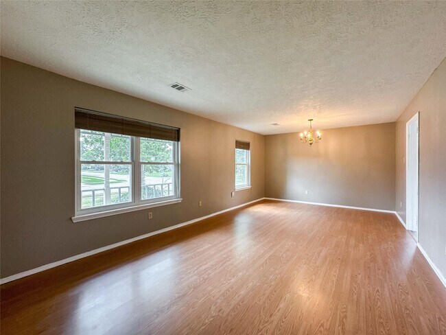 Building Photo - 2903 Auburn Dr