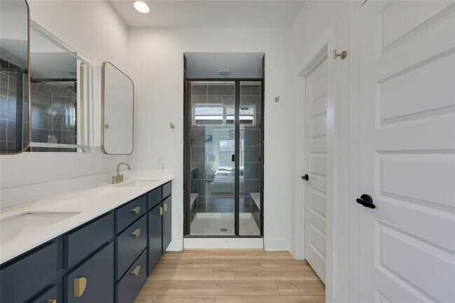 Building Photo - 6203 Principale Dr