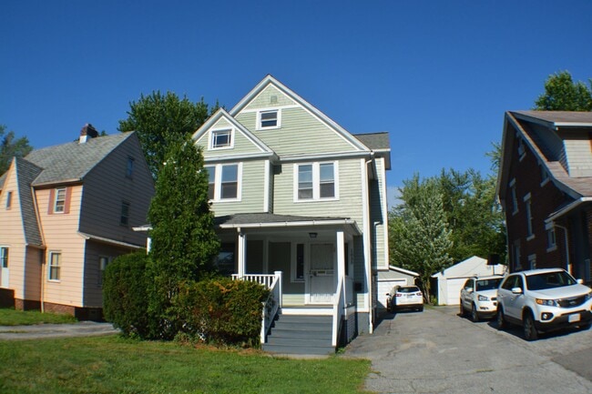 Building Photo - Newly remodeled 4 bedroom 1.5 bath single ...