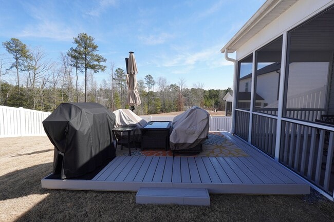 Building Photo - MOVE IN DATE MUST BE SCHEDULED 14 DAYS FROM PAYING SECURITY DEPOSIT.