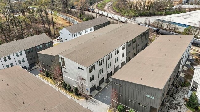 Building Photo - 900 Brees Ct