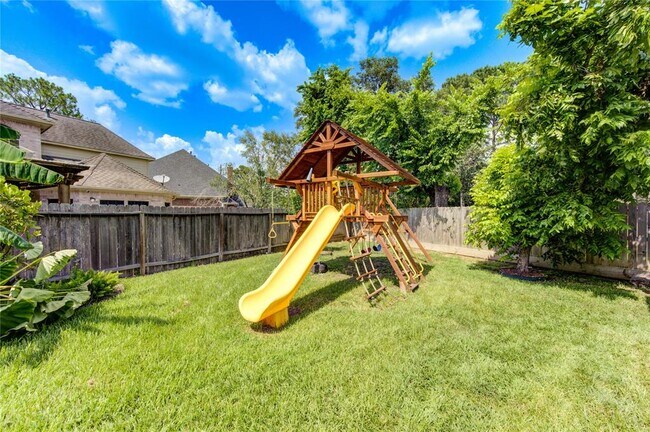 Building Photo - 5222 Summer Snow Dr