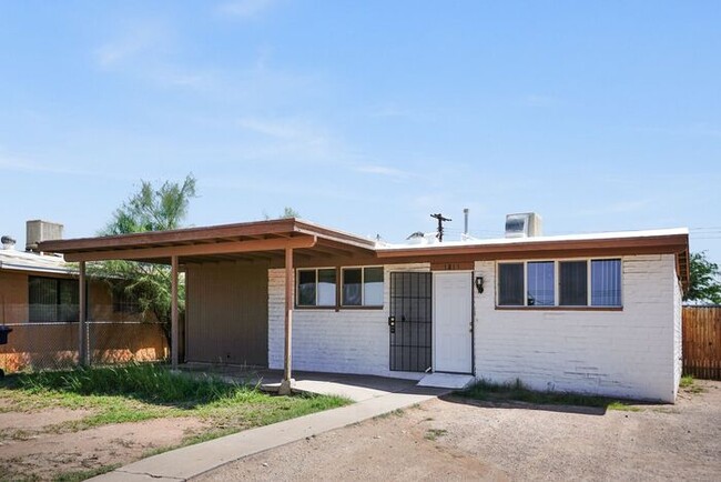 Primary Photo - Bright 3-Bedroom Home Near Tucson’s Best A...