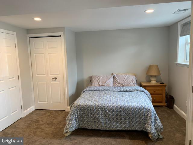 Building Photo - 7413 Farnum St