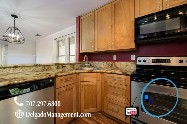 Building Photo - 1321 S Villa Way
