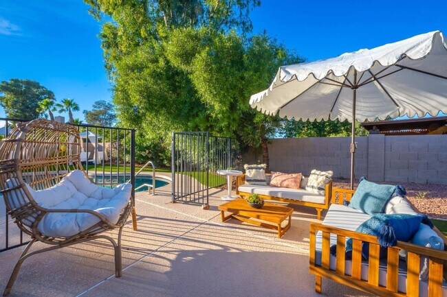 Building Photo - 12202 N 60th St