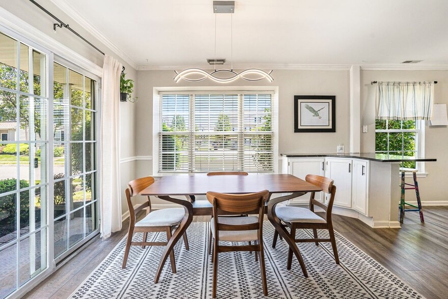 Building Photo - 5905 Drawbridge Ct