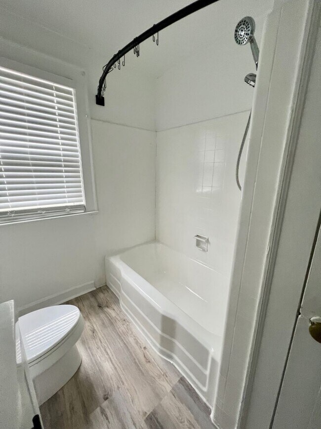 Building Photo - 2BD/1BA Brick Home in Cul-de-sac!