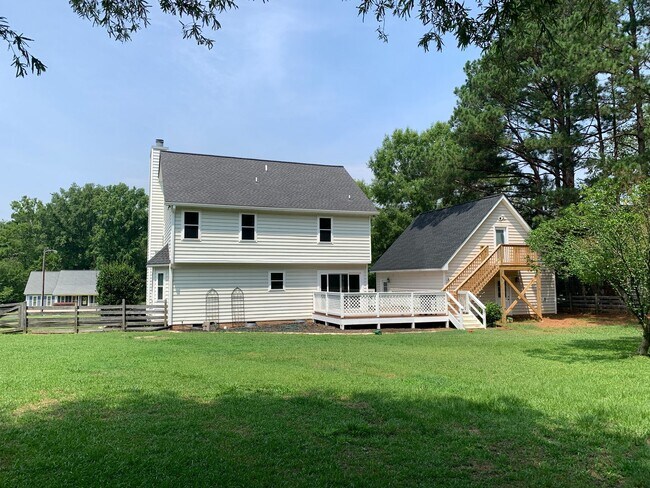 Building Photo - Fantastic Renovated Residence, Large Yard,...