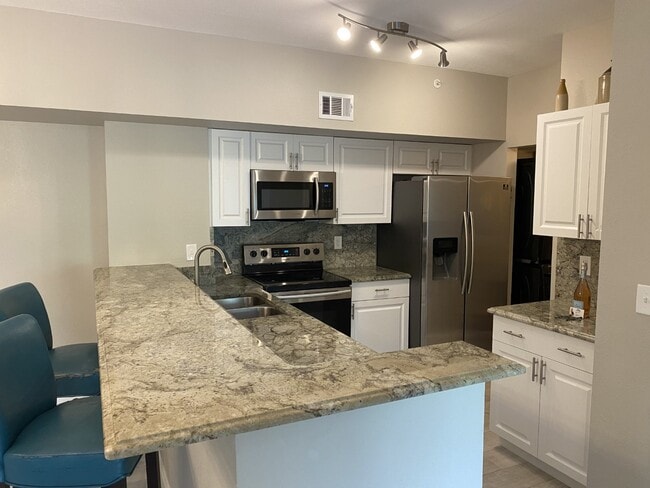 Building Photo - 1810 Florida Club Cir