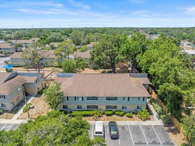 Building Photo - 230 Thorntree Pl