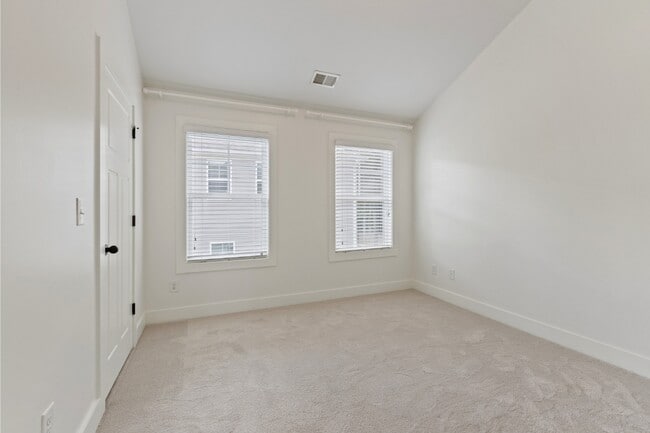 Building Photo - 1455 Reynolds Dr