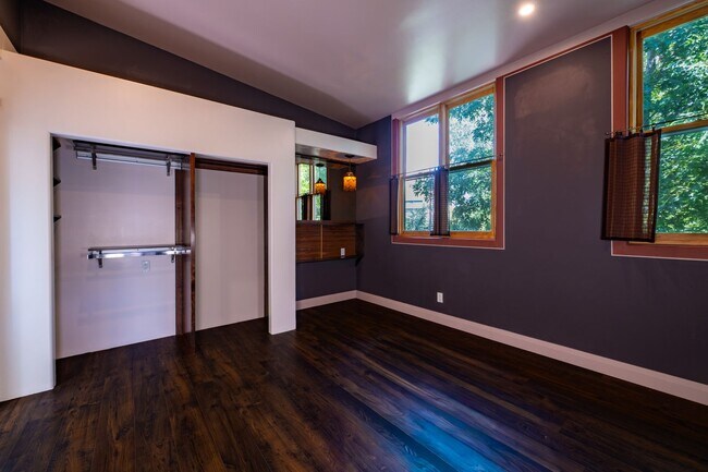 Building Photo - 3600 Cerrillos Rd
