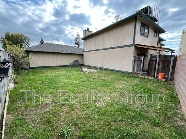 Building Photo - 351-360 N Capitola Ct
