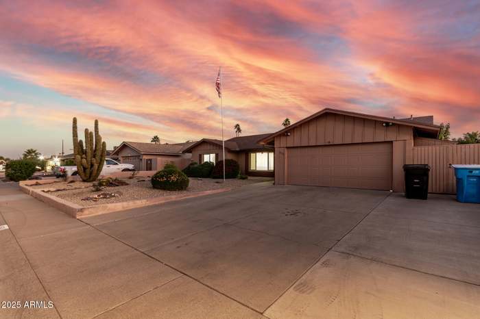 Building Photo - 3535 W Saint Moritz Ln