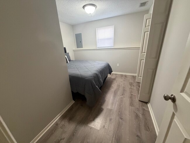 Building Photo - 202 Wheaton Ct