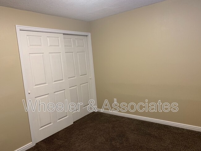Building Photo - 520 E 4400 S