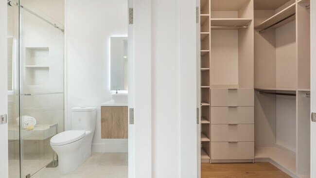 Building Photo - 17400 Rosella Rd