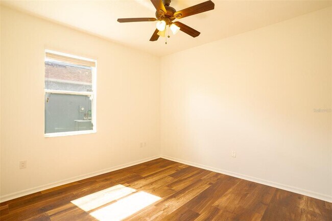 Building Photo - 1886 Van Gogh Dr