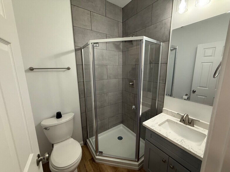 Building Photo - Room in Duplex on S Alston Ave